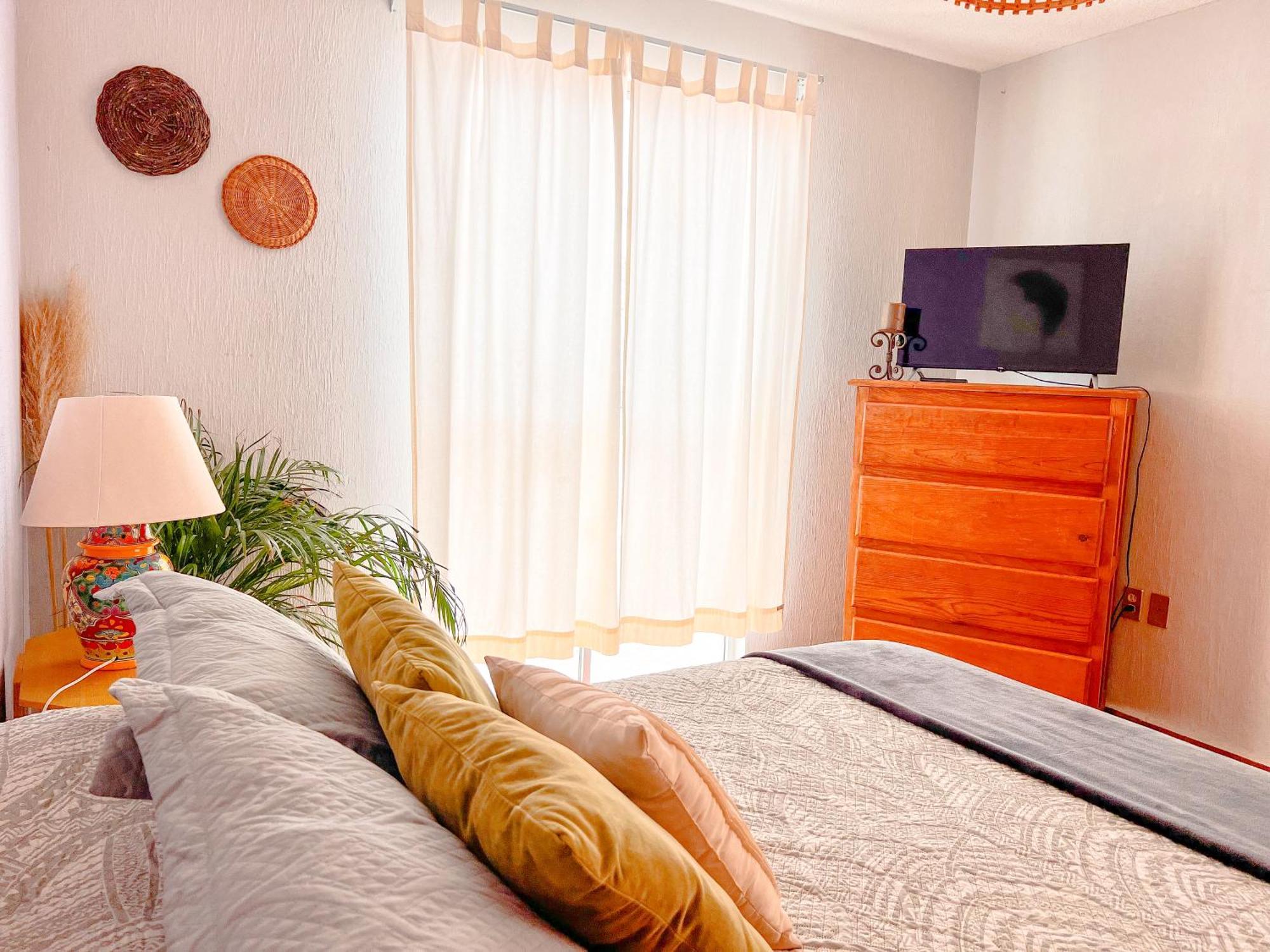 Colorful Family Condo With Terrace And Free Parking Guanajuato Exterior photo