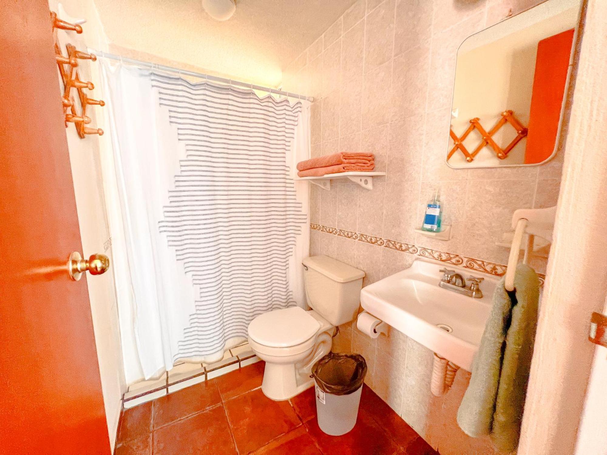 Colorful Family Condo With Terrace And Free Parking Guanajuato Exterior photo