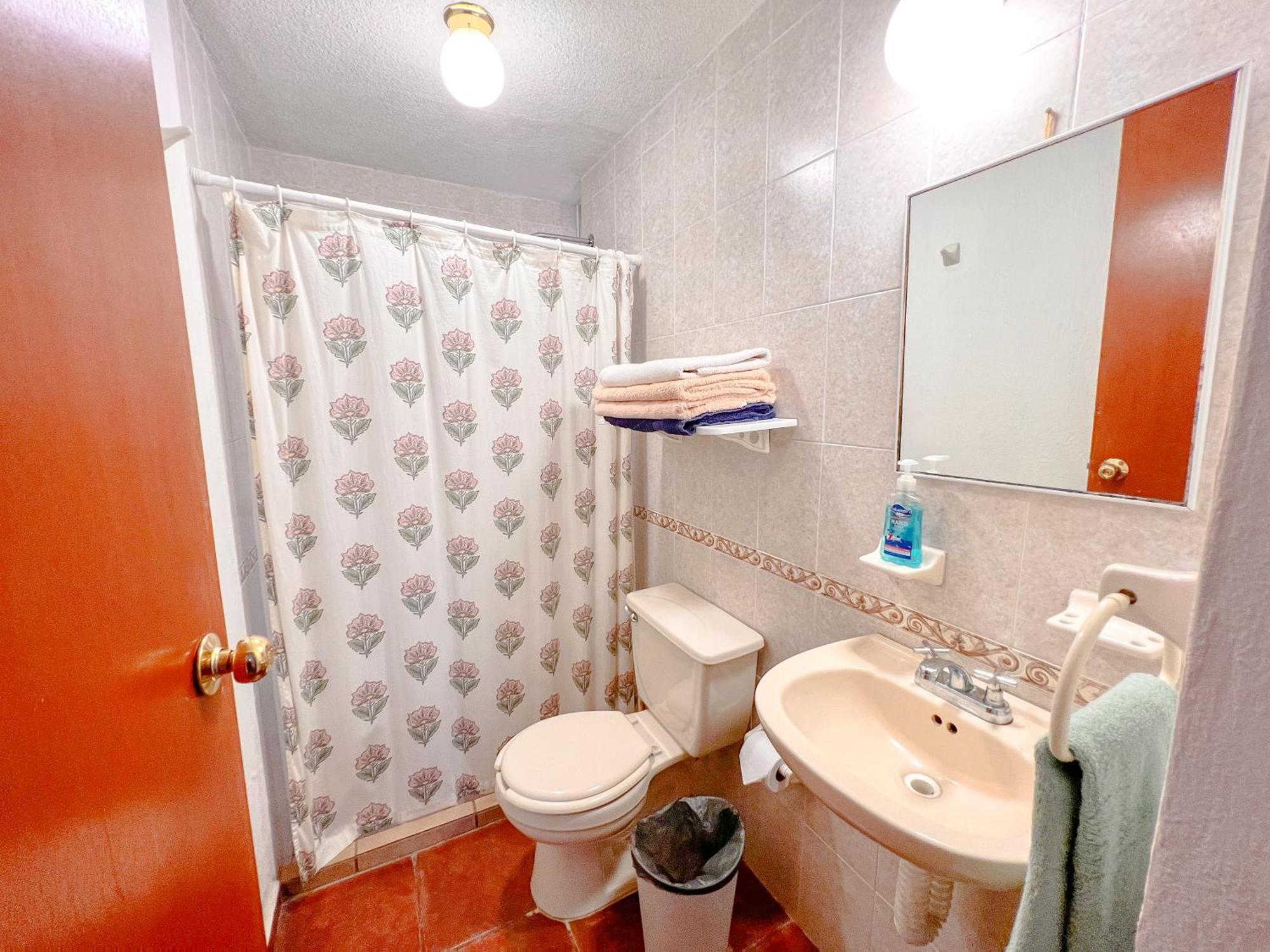 Colorful Family Condo With Terrace And Free Parking Guanajuato Exterior photo